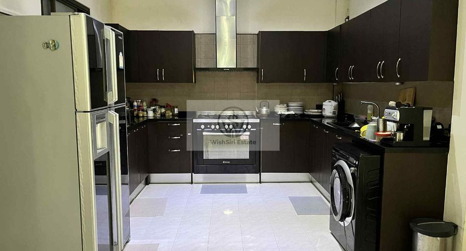 For sale 3 bedrooms house in Mueang Nonthaburi, Nonthaburi