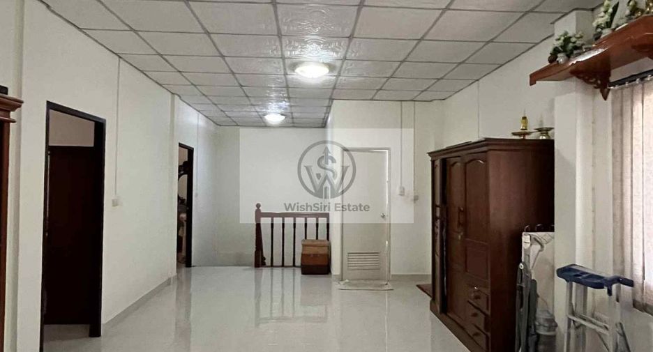 For sale 3 bedrooms house in Mueang Nonthaburi, Nonthaburi
