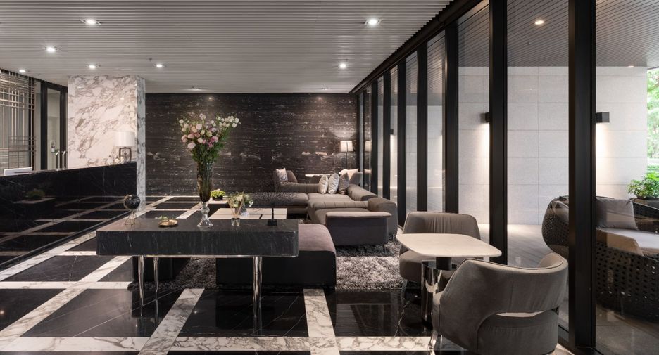 For rent 1 bed condo in Khlong Toei, Bangkok