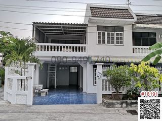 For rent 5 bedrooms townhouse in Din Daeng, Bangkok