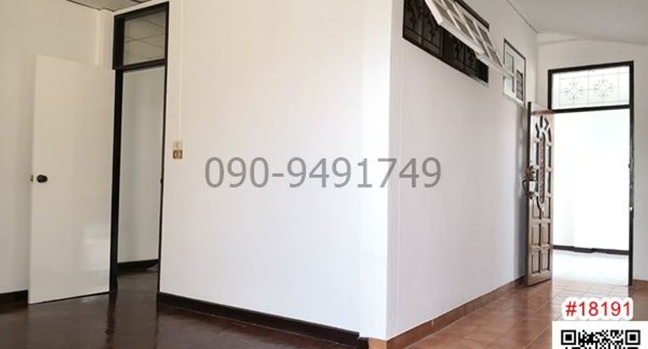 For rent 5 bedrooms townhouse in Din Daeng, Bangkok