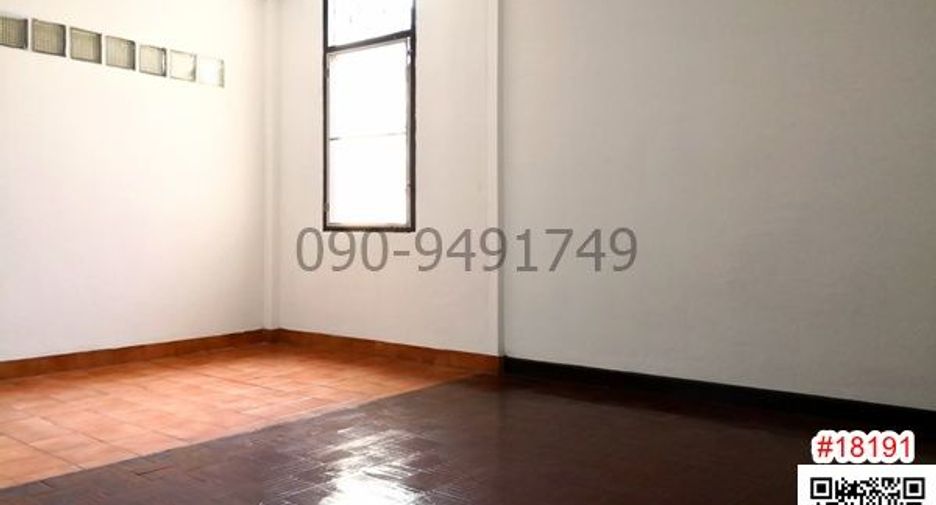 For rent 5 bedrooms townhouse in Din Daeng, Bangkok