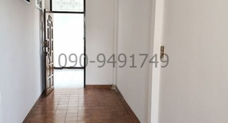 For rent 5 bedrooms townhouse in Din Daeng, Bangkok