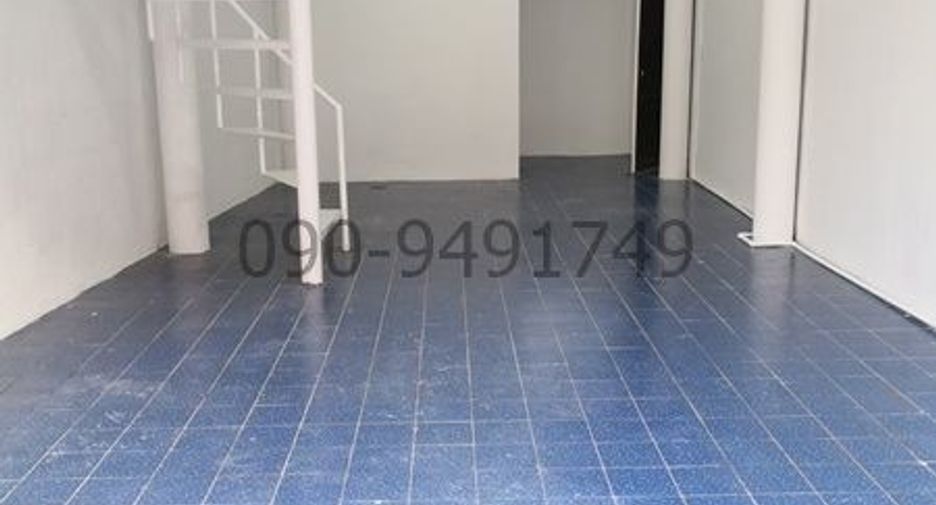 For rent 5 bedrooms townhouse in Din Daeng, Bangkok
