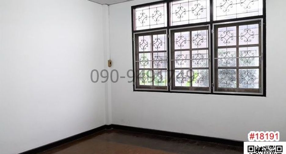 For rent 5 bedrooms townhouse in Din Daeng, Bangkok