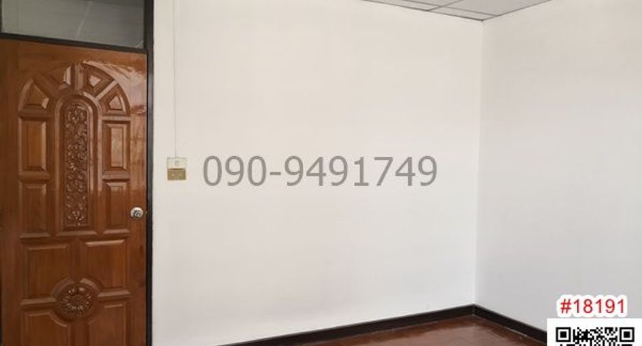 For rent 5 bedrooms townhouse in Din Daeng, Bangkok