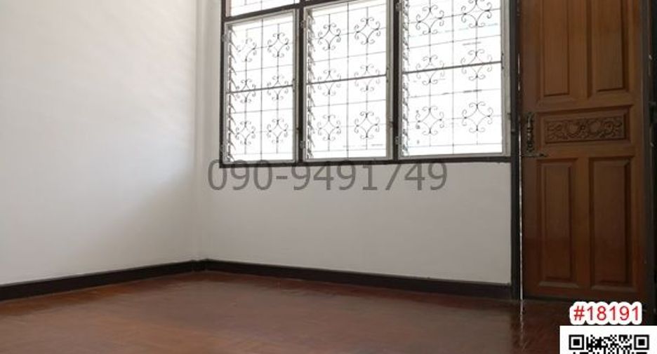 For rent 5 bedrooms townhouse in Din Daeng, Bangkok