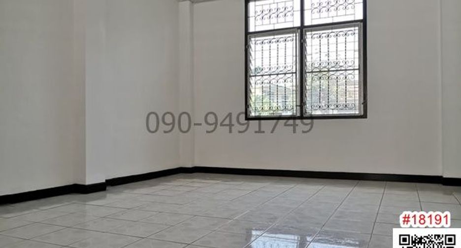 For rent 5 bedrooms townhouse in Din Daeng, Bangkok