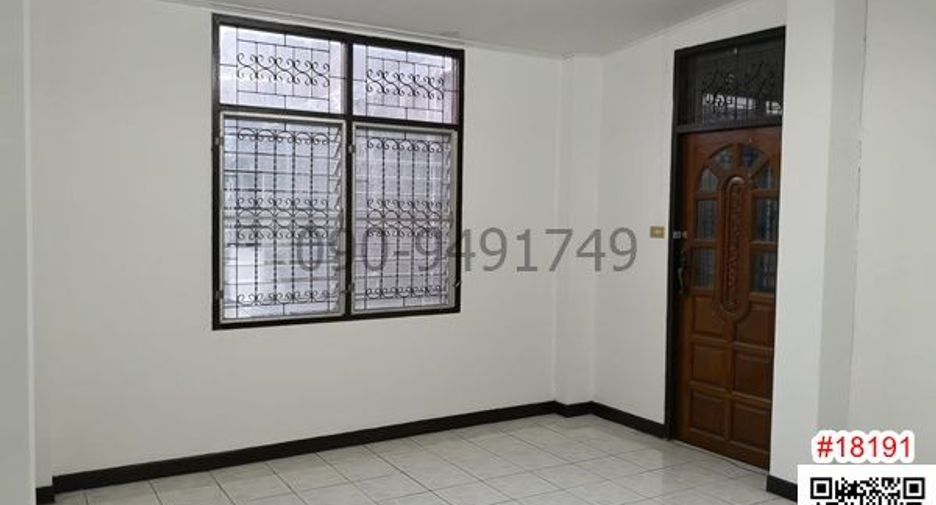 For rent 5 bedrooms townhouse in Din Daeng, Bangkok