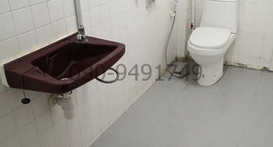 For rent 5 bedrooms townhouse in Din Daeng, Bangkok