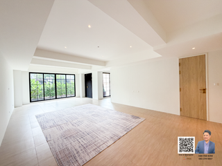 For sale 5 bedrooms house in Watthana, Bangkok