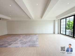 For sale 5 bedrooms house in Watthana, Bangkok