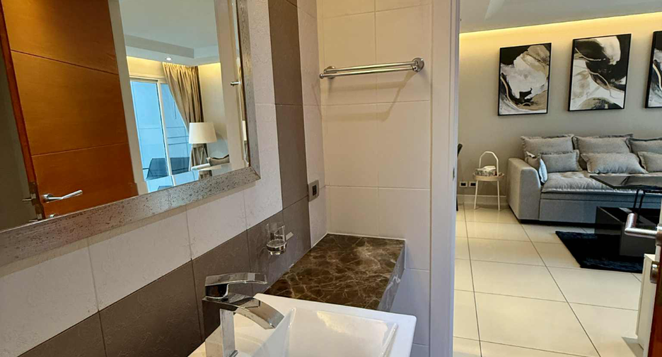 For sale 1 bed condo in Bang Lamung, Chonburi