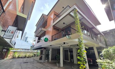 For rent and for sale 5 bedrooms retail Space in Watthana, Bangkok