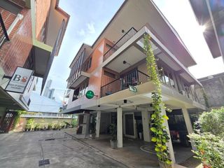 For rent and for sale 5 bedrooms retail Space in Watthana, Bangkok