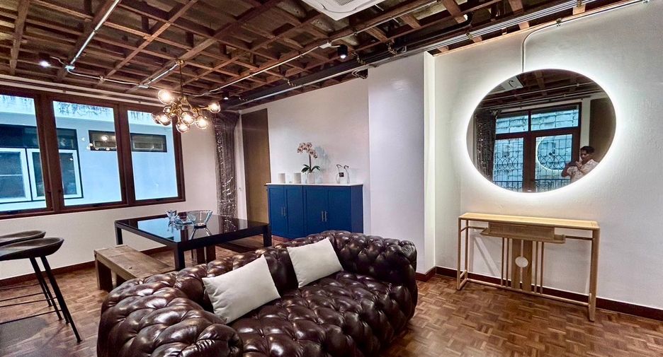 For rent and for sale 5 bedrooms retail Space in Watthana, Bangkok