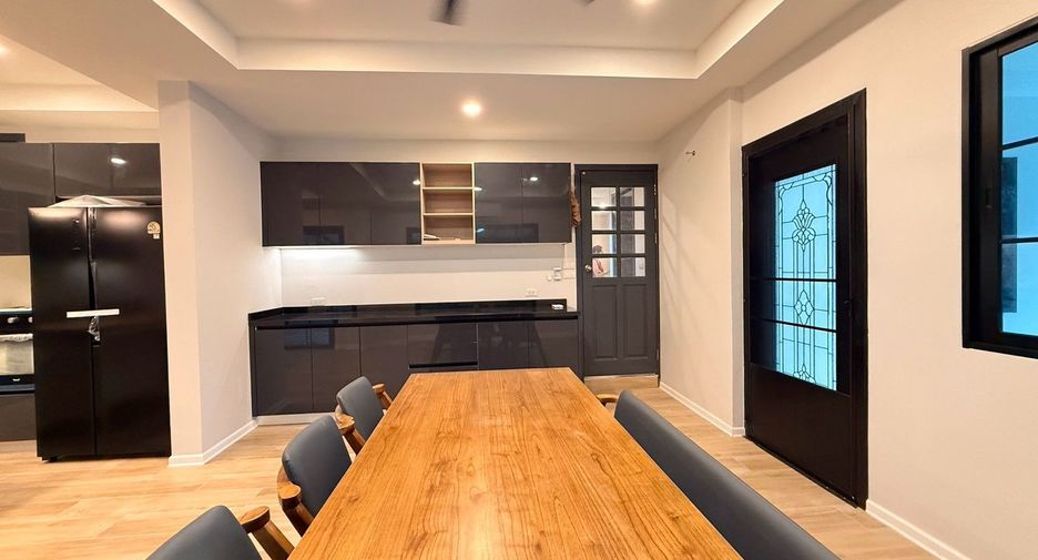 For rent 4 bedrooms house in Mae Rim, Chiang Mai
