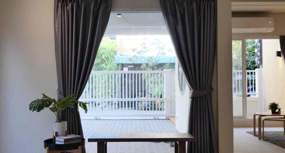 For sale and for rent 3 bedrooms house in Watthana, Bangkok