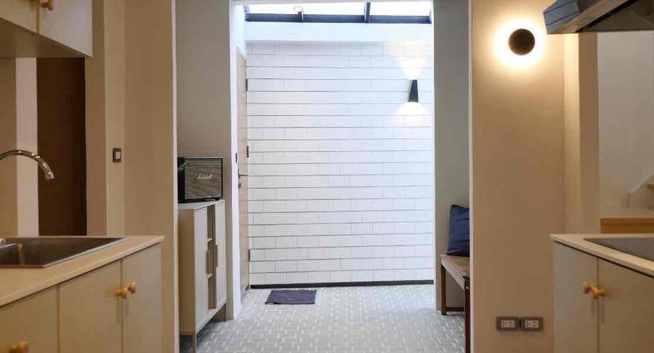 For sale and for rent 3 bedrooms house in Watthana, Bangkok