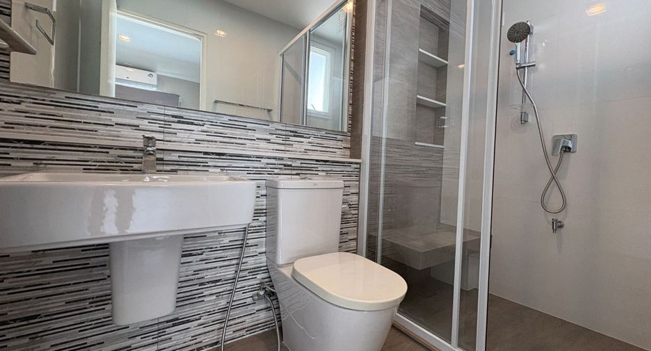 For rent 4 bedrooms house in Bang Phli, Samut Prakan