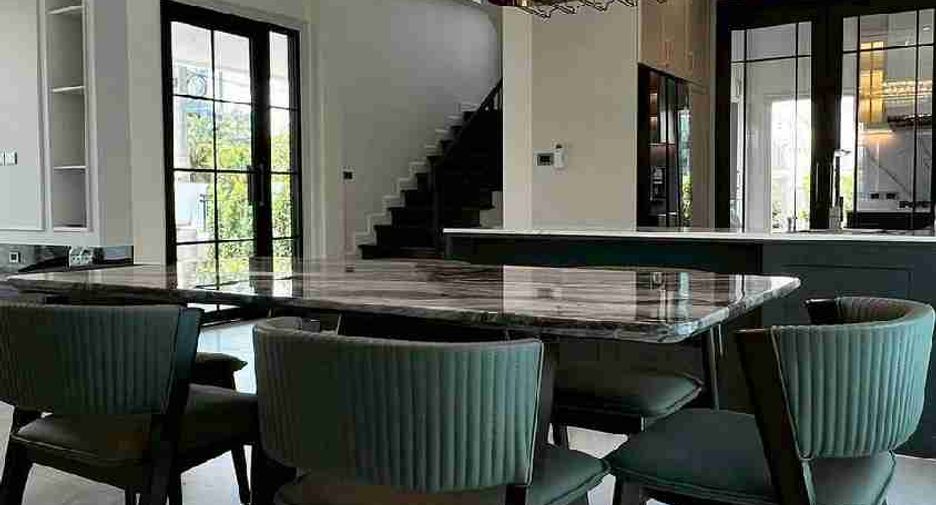 For sale and for rent 4 bedrooms villa in Hang Dong, Chiang Mai