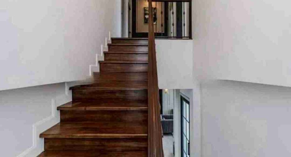 For sale and for rent 4 bedrooms villa in Hang Dong, Chiang Mai