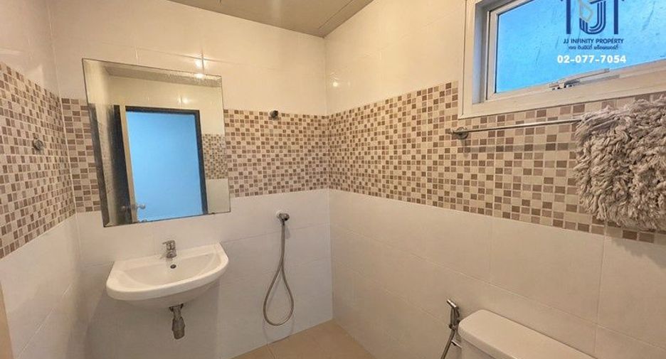 For sale 3 bedrooms house in Lam Luk Ka, Pathum Thani