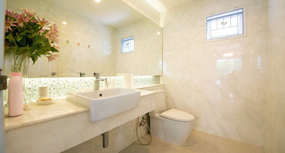 For rent 4 bedrooms house in Phra Nakhon, Bangkok