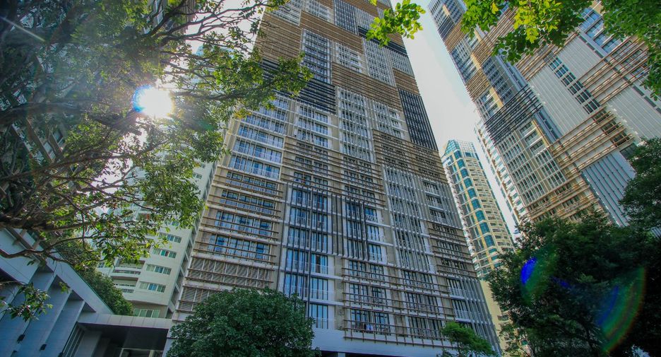 For rent 2 bedrooms condo in Khlong Toei, Bangkok