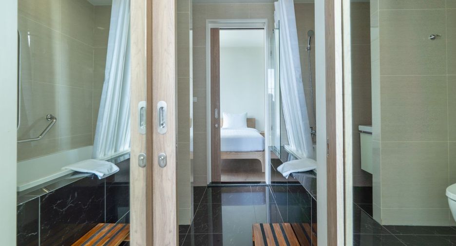 For rent 2 bedrooms condo in Khlong Toei, Bangkok
