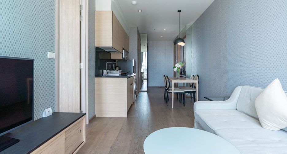 For rent 2 bedrooms condo in Khlong Toei, Bangkok