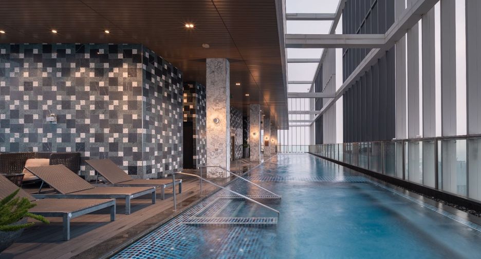 For rent 2 bedrooms condo in Khlong Toei, Bangkok