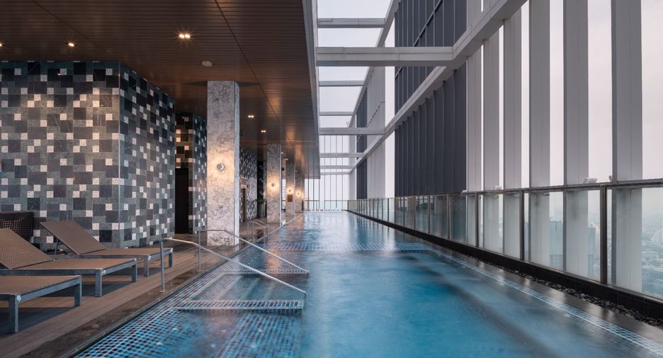 For rent 2 bedrooms condo in Khlong Toei, Bangkok