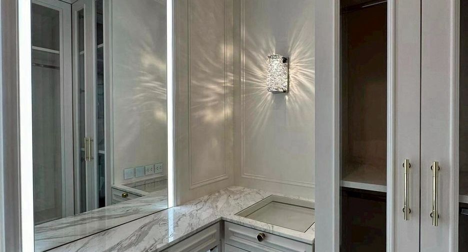 For sale 1 bed condo in Pathum Wan, Bangkok