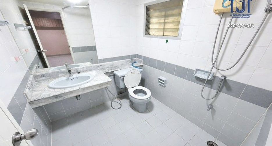 Condo en venta de 3 habitaciones en Chatuchak, Bangkok