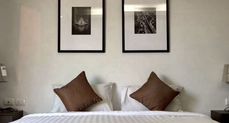 For rent 2 bedrooms condo in Khlong Toei, Bangkok
