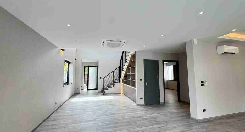 For sale 4 bedrooms villa in Hang Dong, Chiang Mai