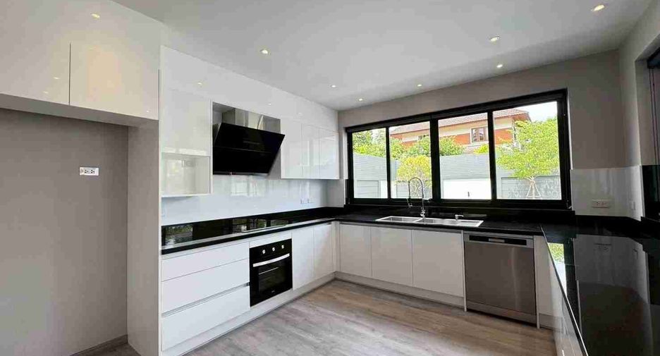For sale 4 bedrooms villa in Hang Dong, Chiang Mai