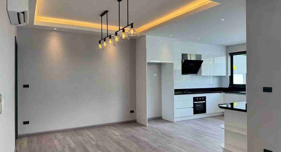 For sale 4 bedrooms villa in Hang Dong, Chiang Mai