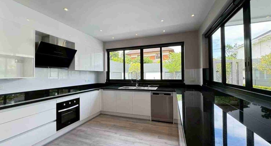 For sale 4 bedrooms villa in Hang Dong, Chiang Mai