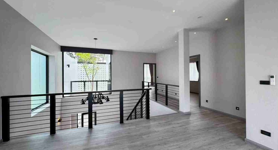 For sale 4 bedrooms villa in Hang Dong, Chiang Mai