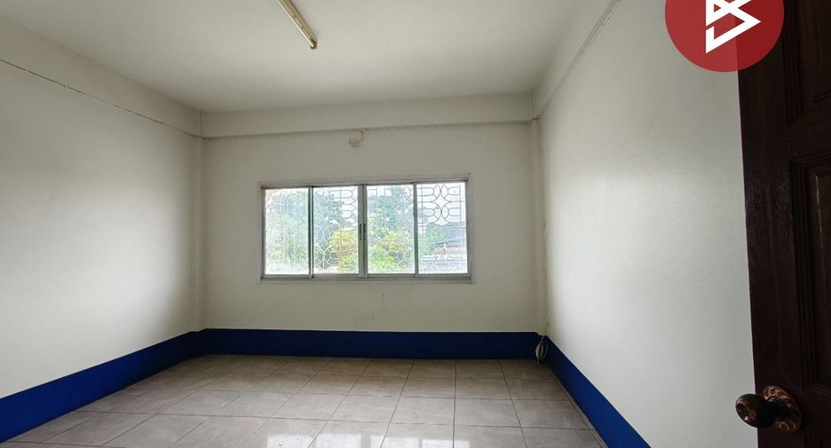For sale 4 bedrooms retail Space in Tha Mai, Chanthaburi