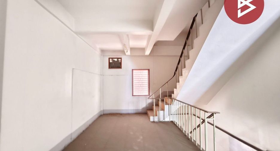 For sale 4 bedrooms retail Space in Tha Mai, Chanthaburi
