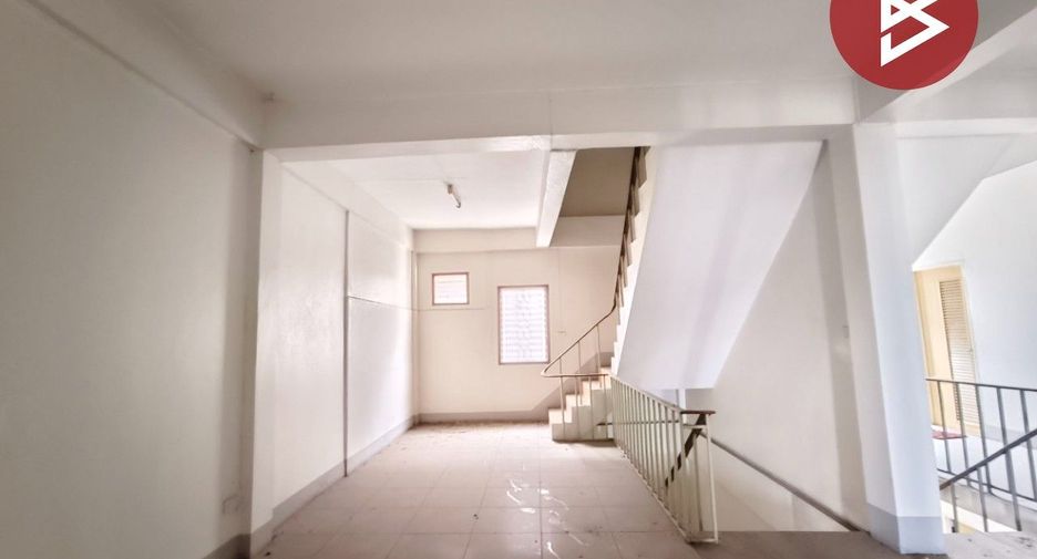 For sale 4 bedrooms retail Space in Tha Mai, Chanthaburi