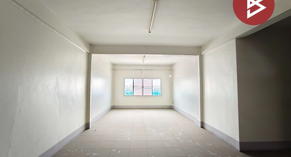 For sale 4 bedrooms retail Space in Tha Mai, Chanthaburi