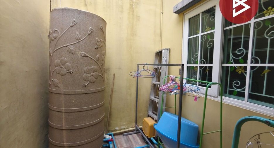Casa adosada en venta de 3 habitaciones en Nong Khaem, Bangkok