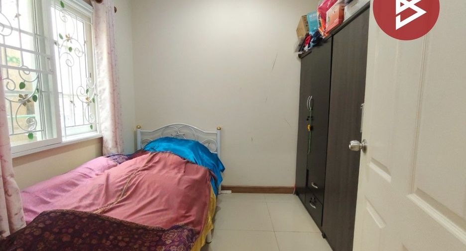 Casa adosada en venta de 3 habitaciones en Nong Khaem, Bangkok