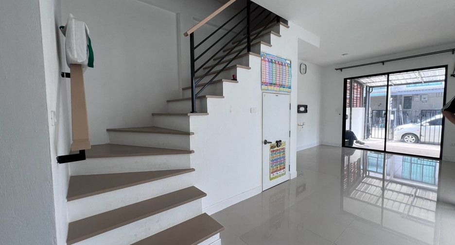 For rent and for sale 2 bedrooms townhouse in Sam Phran, Nakhon Pathom