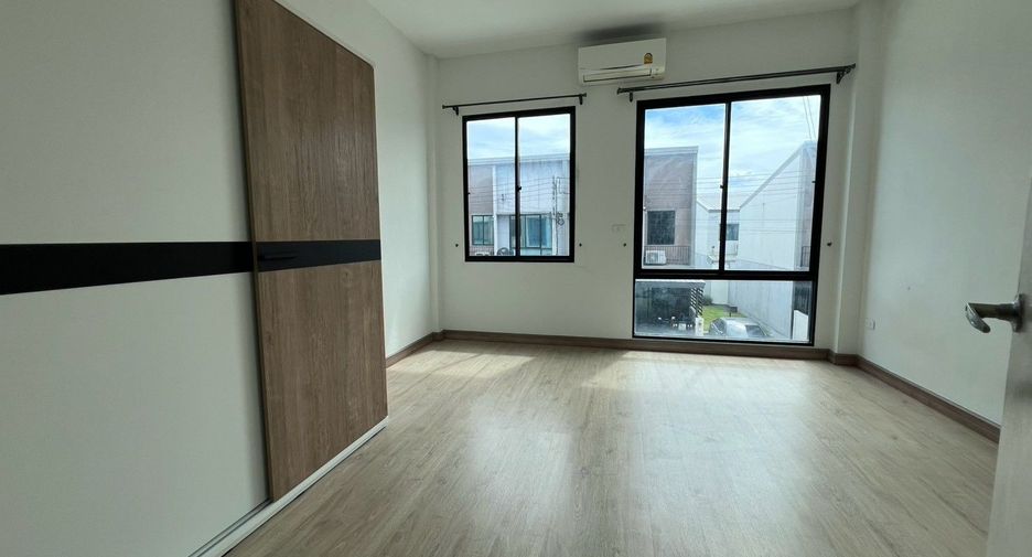 For rent and for sale 2 bedrooms townhouse in Sam Phran, Nakhon Pathom