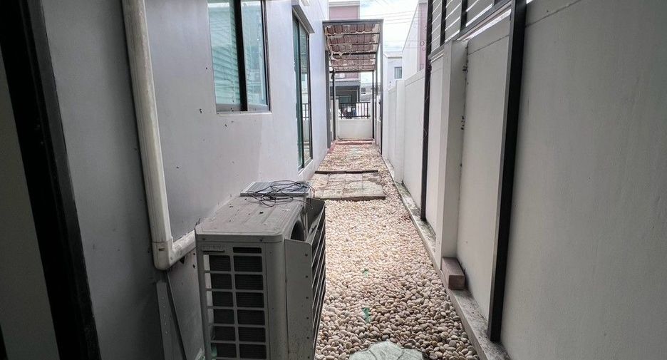 For rent and for sale 2 bedrooms townhouse in Sam Phran, Nakhon Pathom